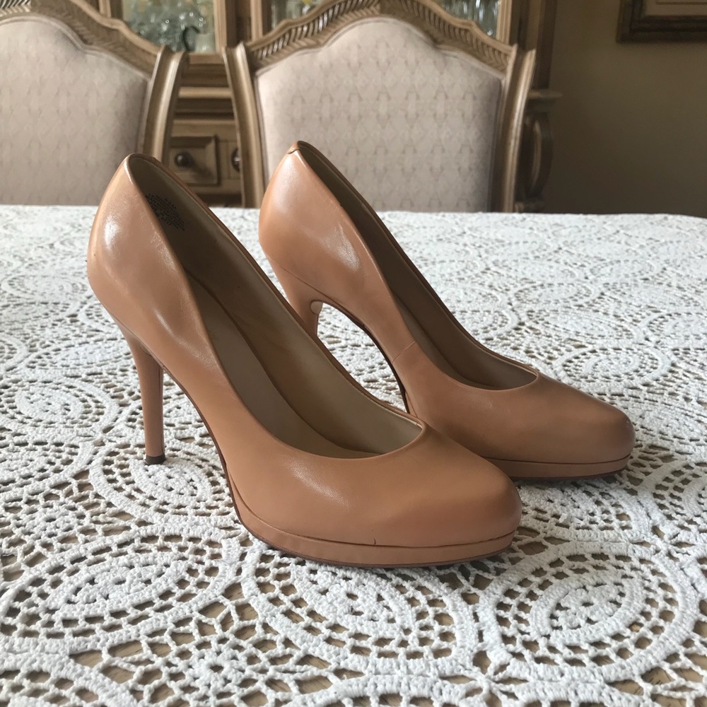 Tan Nine West Kristal pump size 8 1/2 Used 5 times